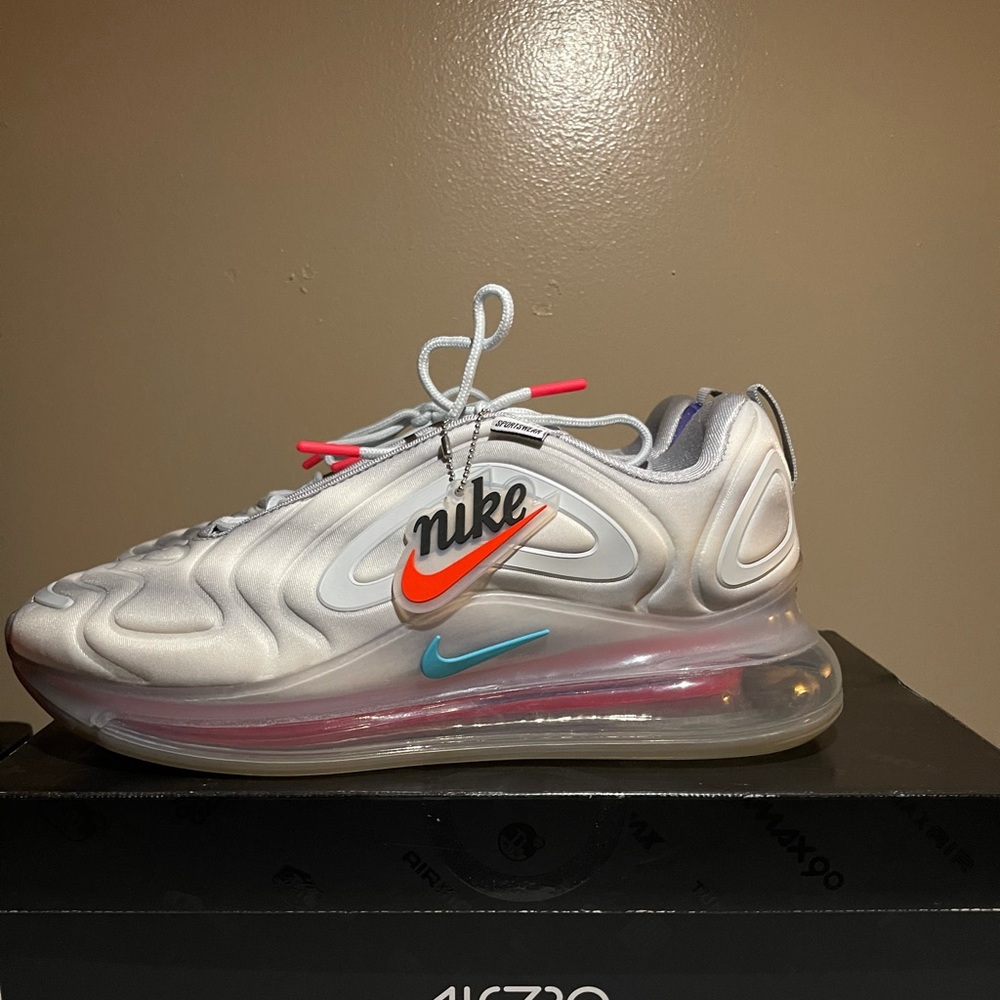 Nike air max 720 wolf grey red